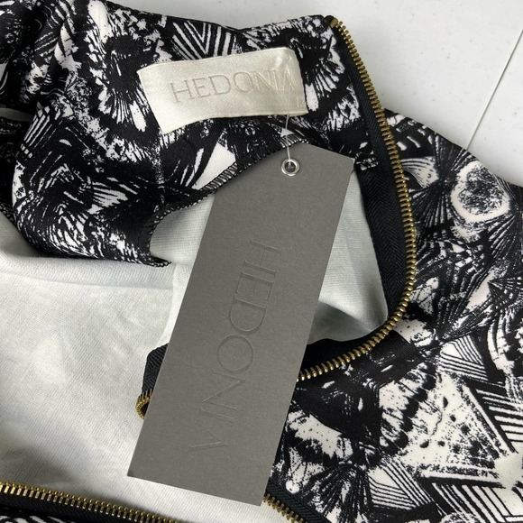 Hedonia ASOS Drop Waist Mini Dress Size 12 UK 8 US NWT Abstract Black White‎ - Picture 3 of 8